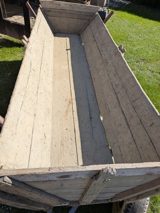 Wóz drewniany, solidny