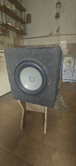 Сабвуфер с уселителем в комплекте