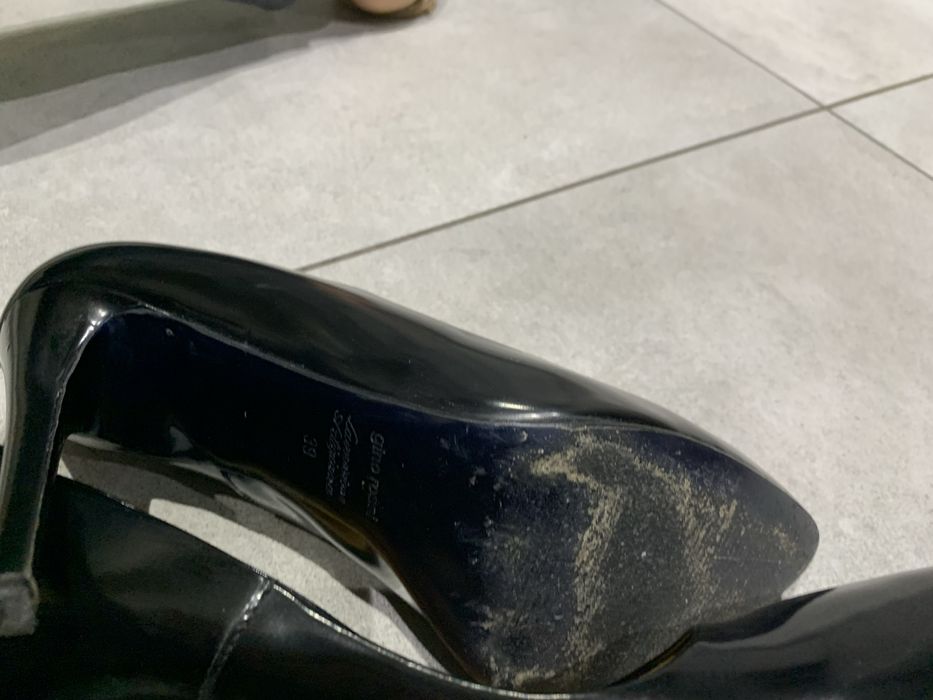 Buty szpilki skóra lakierowana Gino Rossi