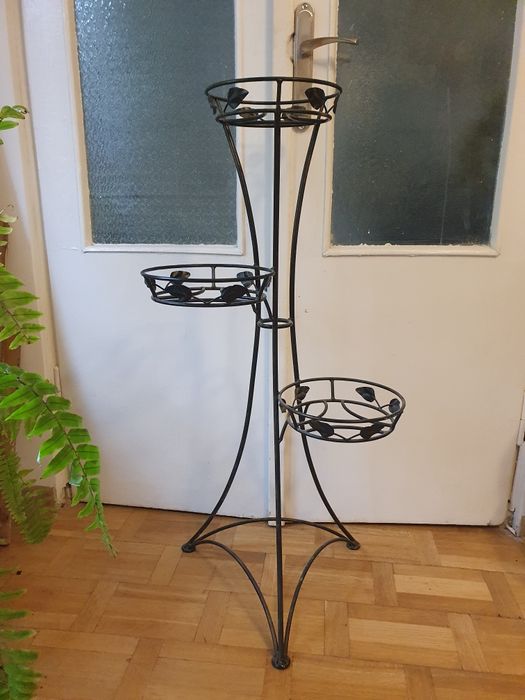 Kwietnik metalowy solidny