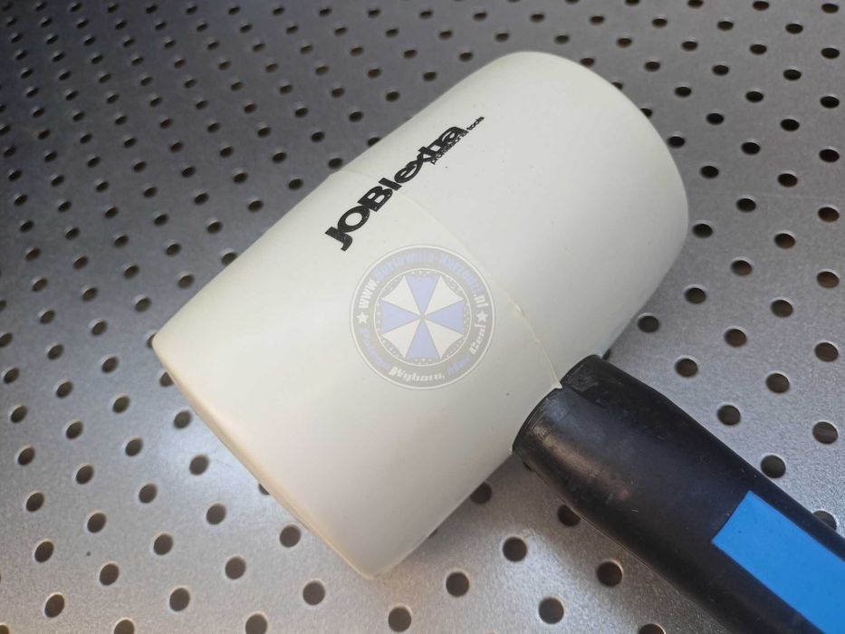 Młotek gumowy FIBERGLASS 900g 75mm Młotek gumowy 900g Młotek gumowy 75