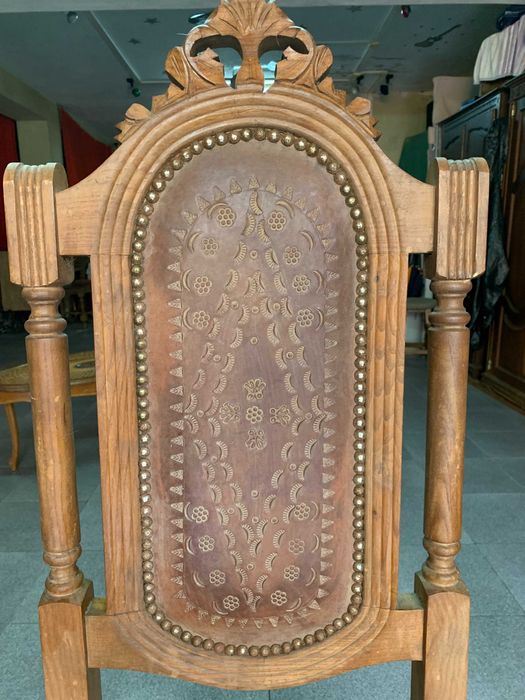 Cadeiras em pele (8)