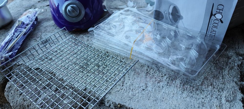 Elektryczny podgrzewacz do czekolady+akcesoria i foremki