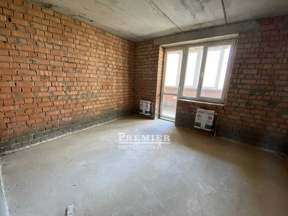 Продам 2 кімнатну квартиру у новому цегляному будинку на Сахарова
