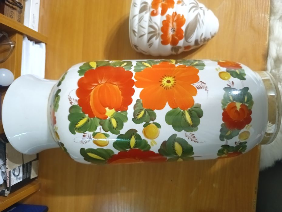 Порцелянова ваза для квітів