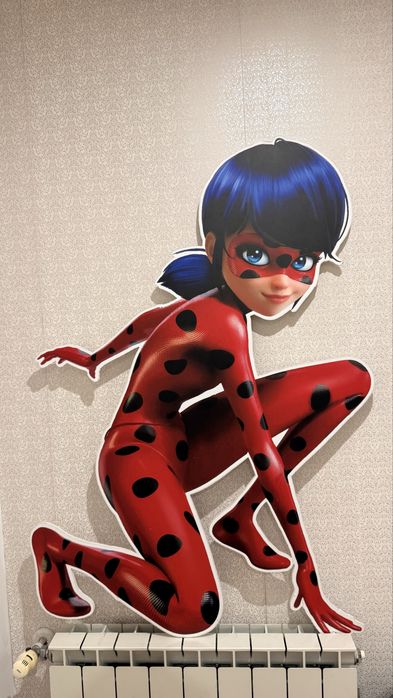 Painel 1.20m Ladybug para Aniversários e Festas ou decorativo