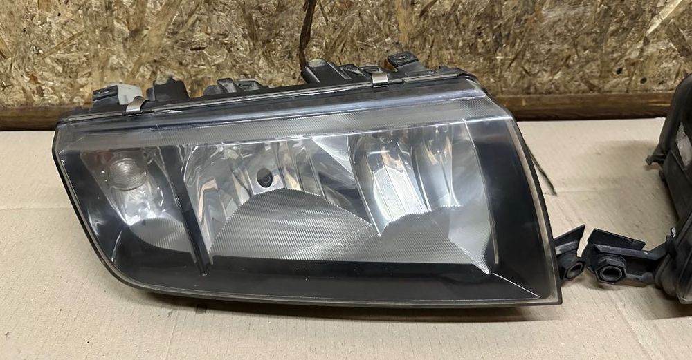 Lampa reflektor Skoda Fabia I Lewa prawa przednia przód EUROPA