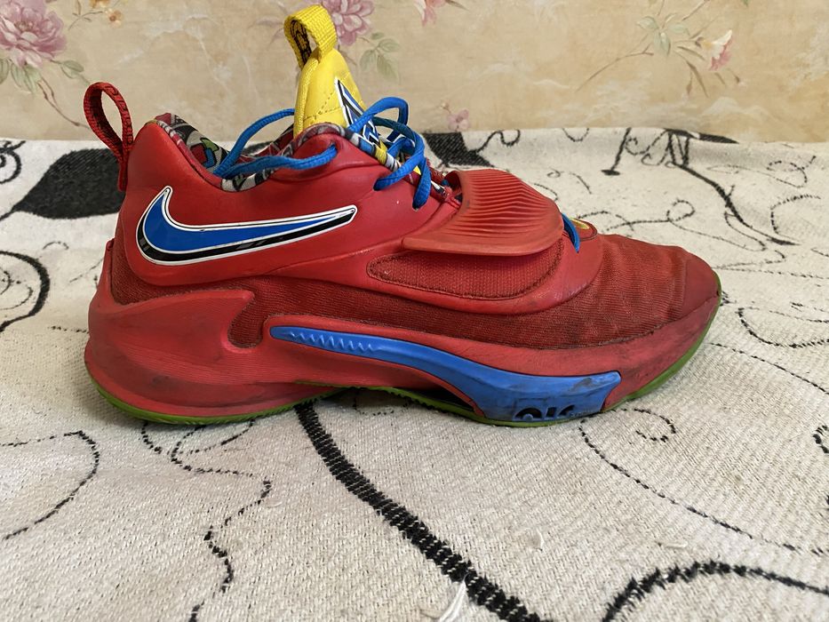 Nike giannis freak 3 x uno