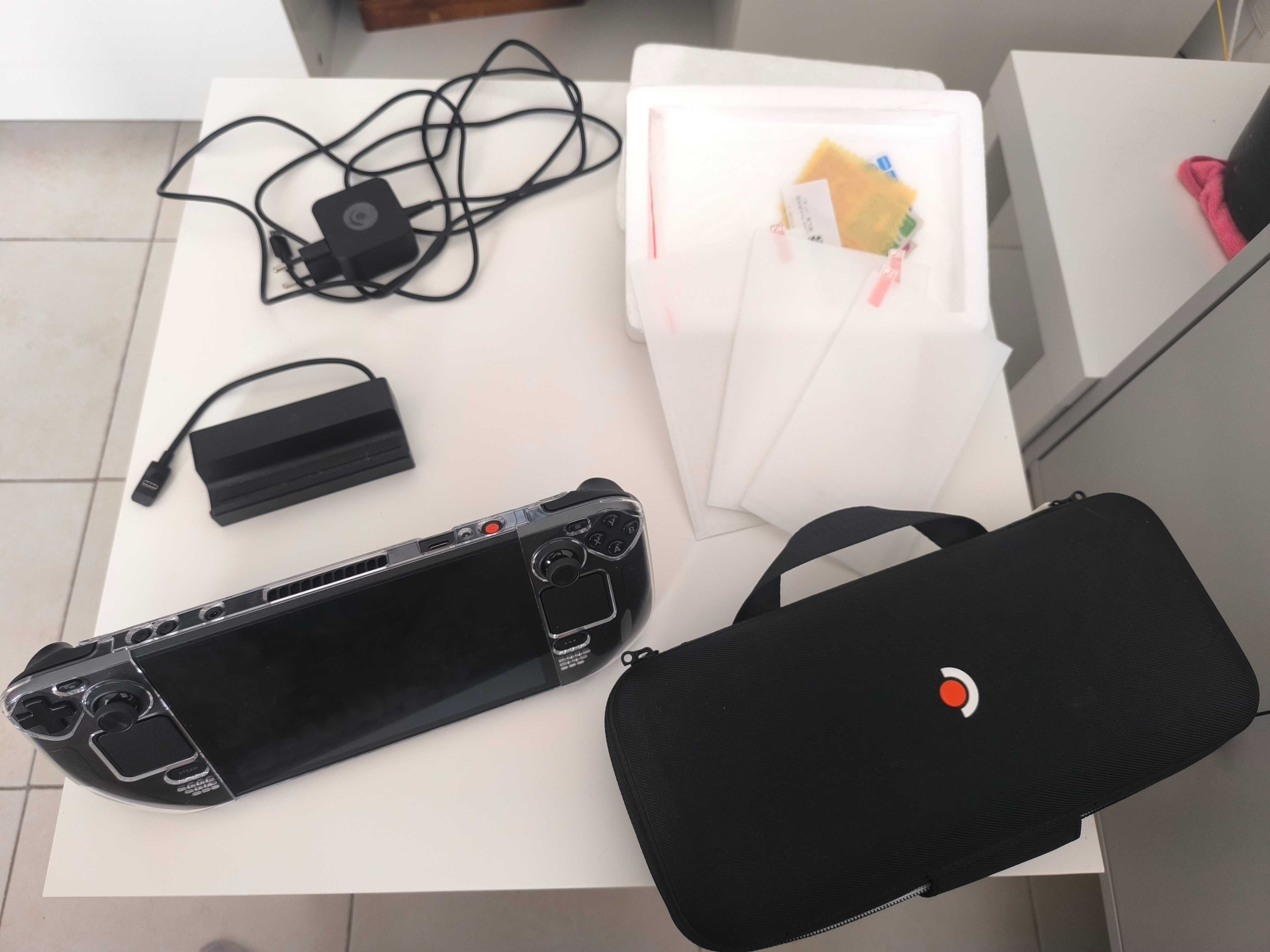 Steam Deck OLED 1TB + Dock Oficial + Bolsa + Proteções (Como Nova)