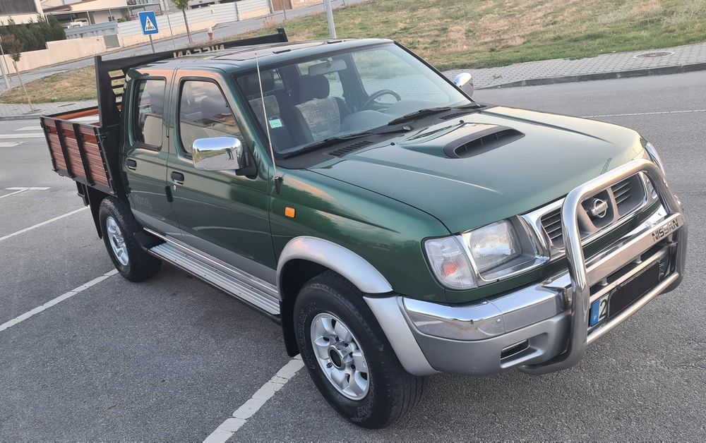 nissan navara d22 4x4