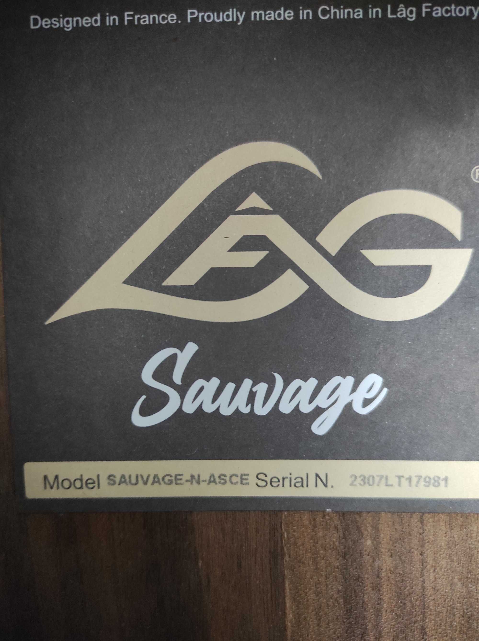 Guitarra LAG Sauvage N ASCE