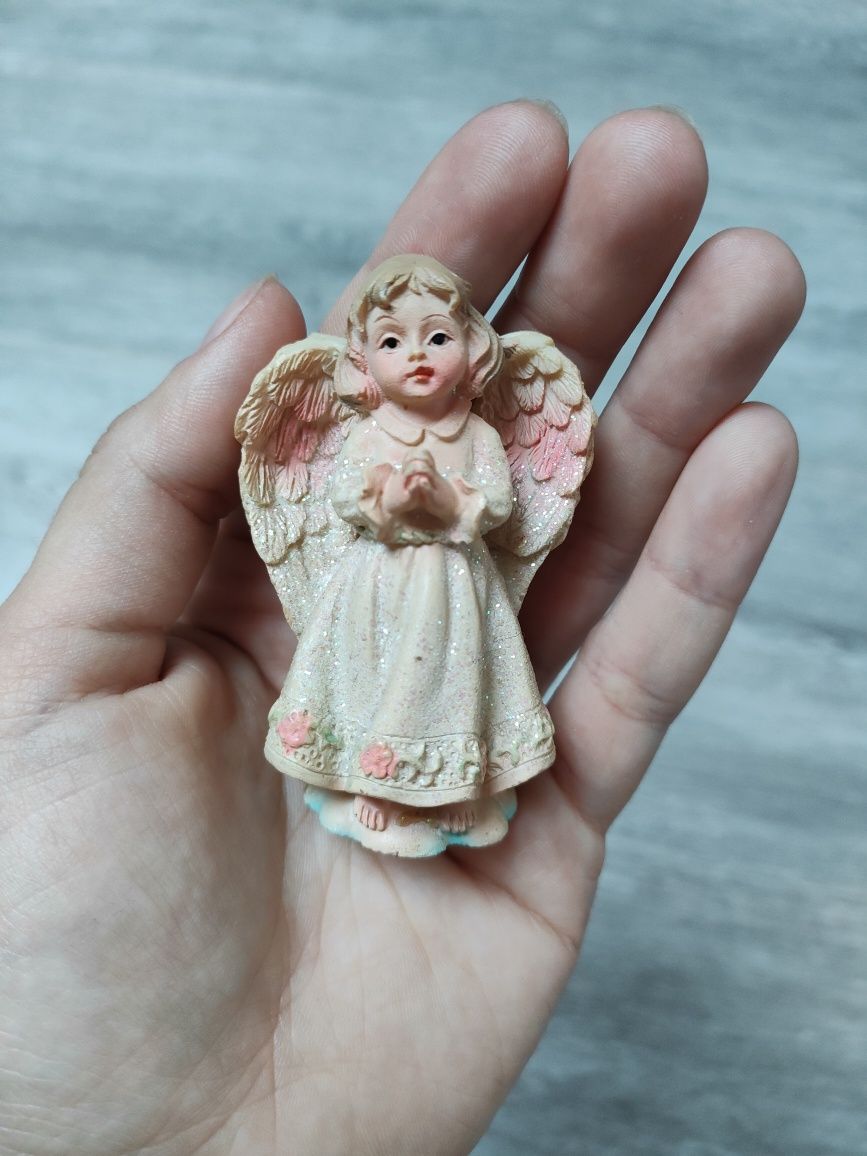 Mała Figurka aniołka