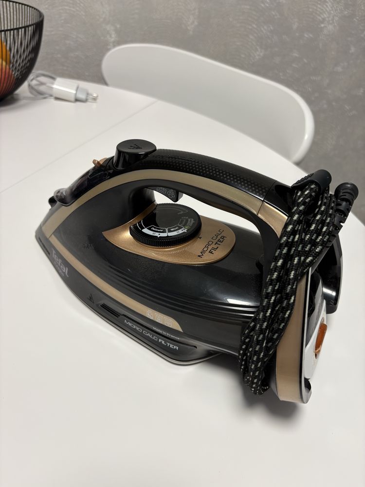 Утюг TEFAL Puregliss FV8064E0