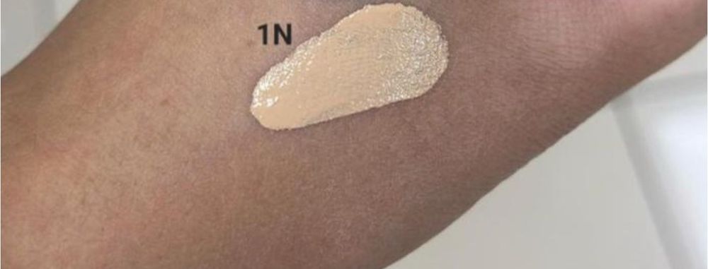 Тональний крем Dior Scin Glow 1N