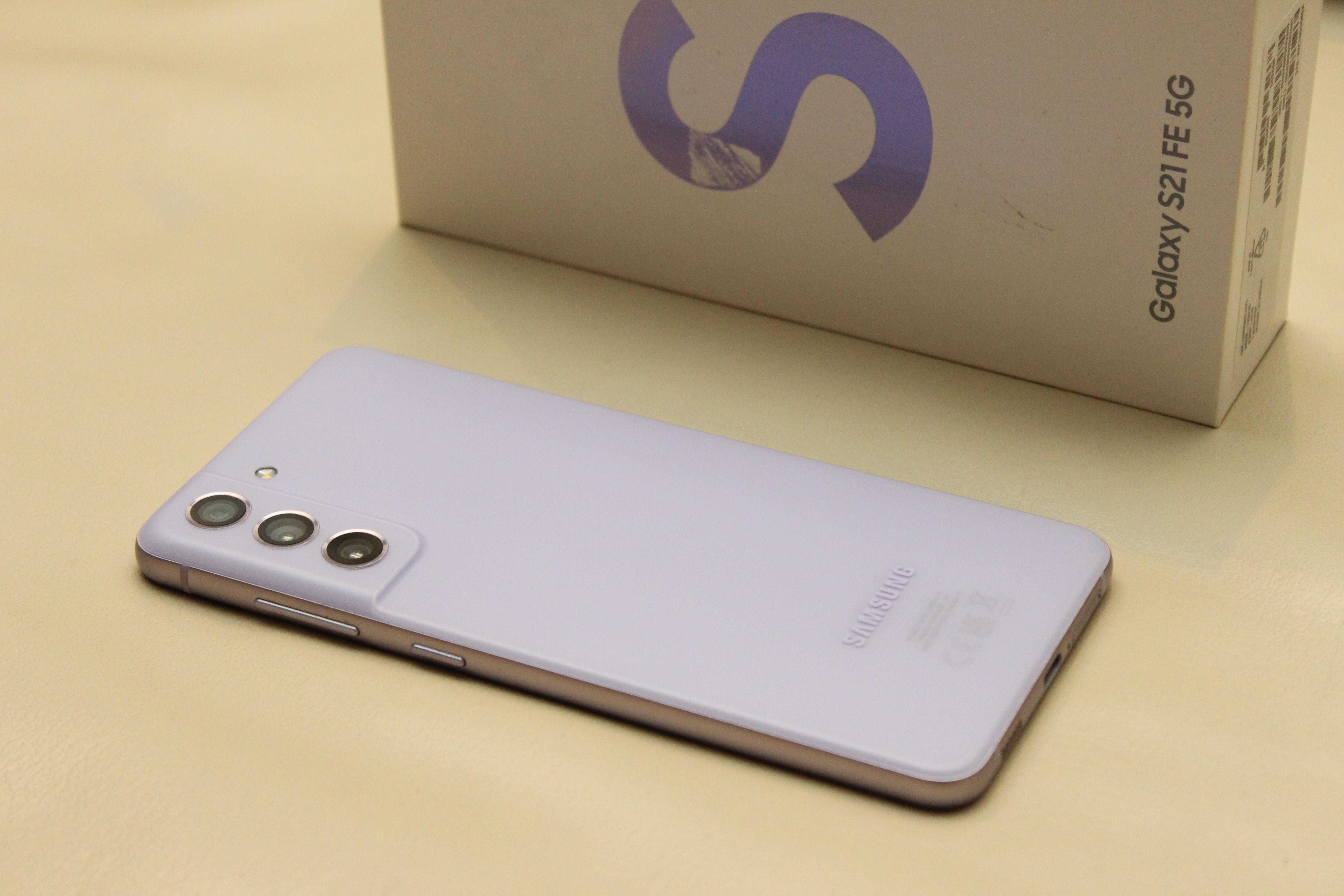 Samsung Galaxy S21 FE S21FE 5G 6 / 128 GB