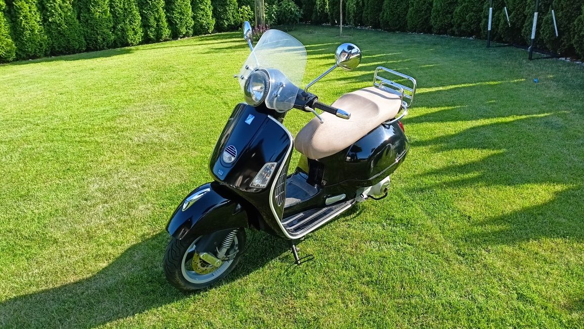 Piaggio Vespa GTs 250