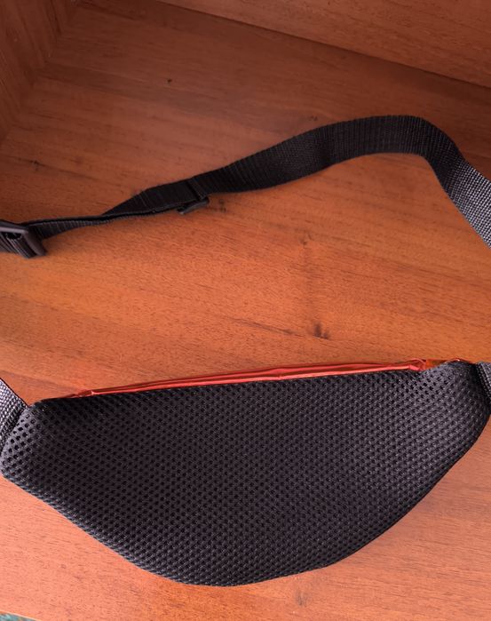 Поясные сумки Nike, другие