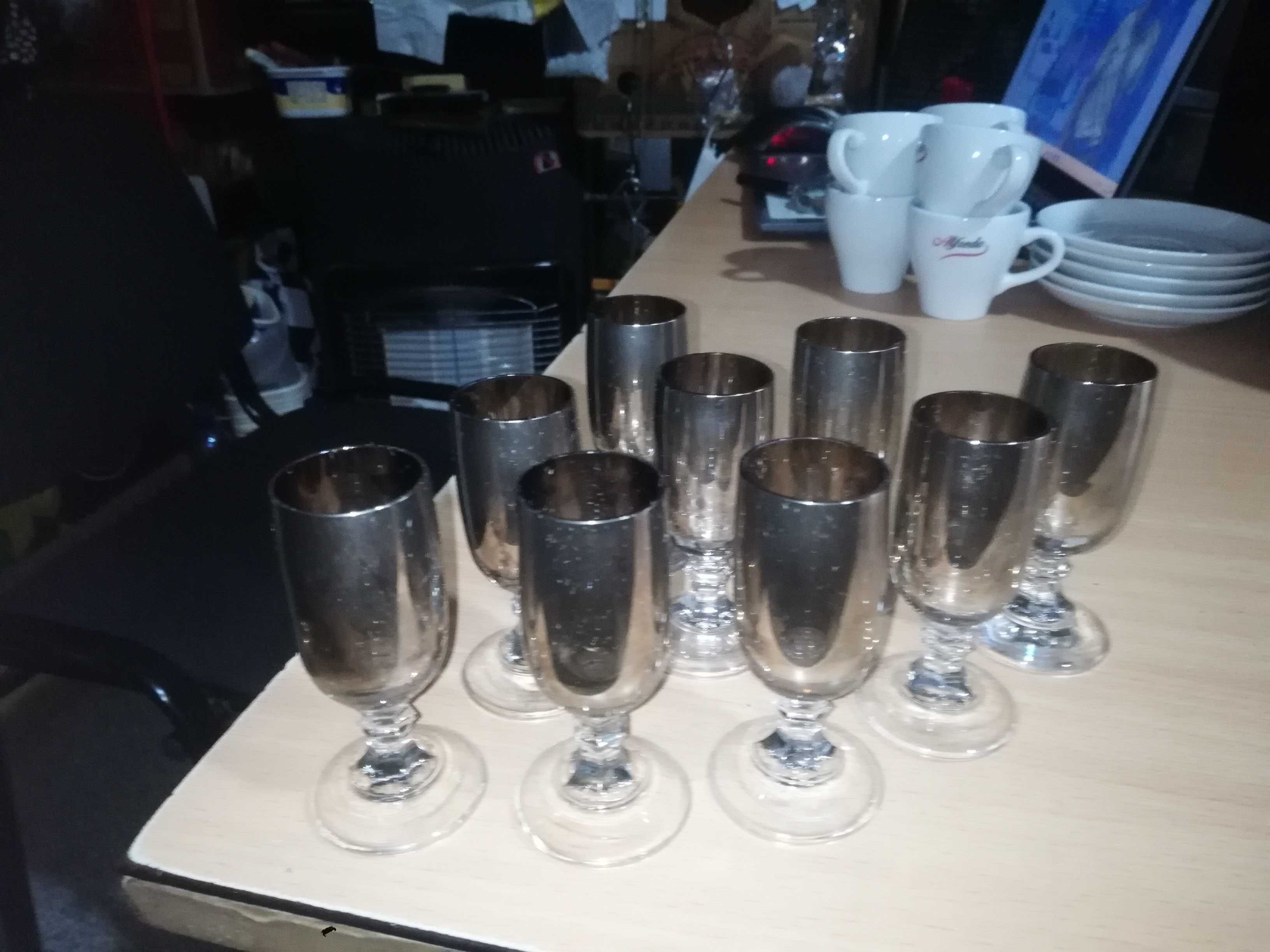 Kieliszki do alkoholu dymione         M