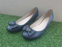 Buty damskie na obcasie r. 39