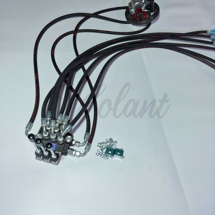 Rozdzielacz 3 Sekcyjny C-360 Zewnętrzny Hydrauliczny Od Dolnej Pokrywy