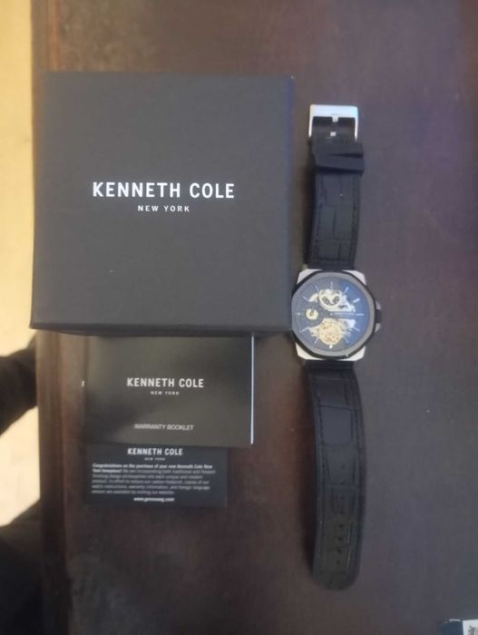 á venda:
relógio automático KENNETH COLE AUTOMÁTICO ESQUELETO.