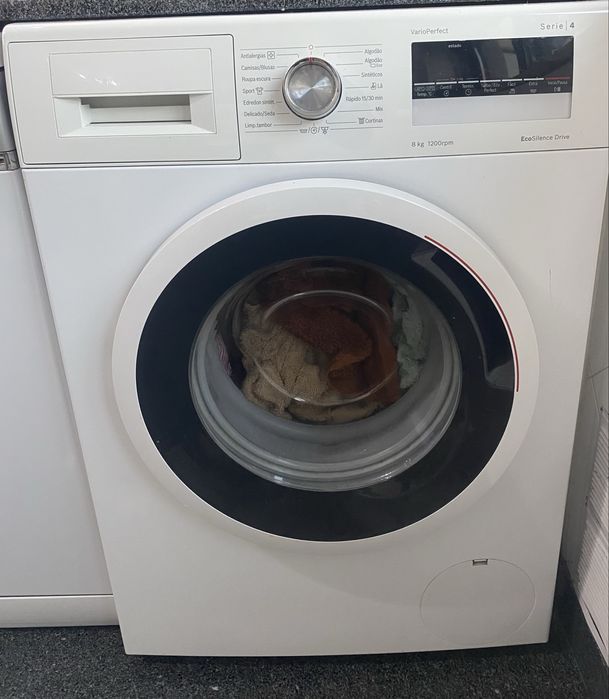 Pack máquina de lavar roupa Bosch e máquina de sacar roupa Miele