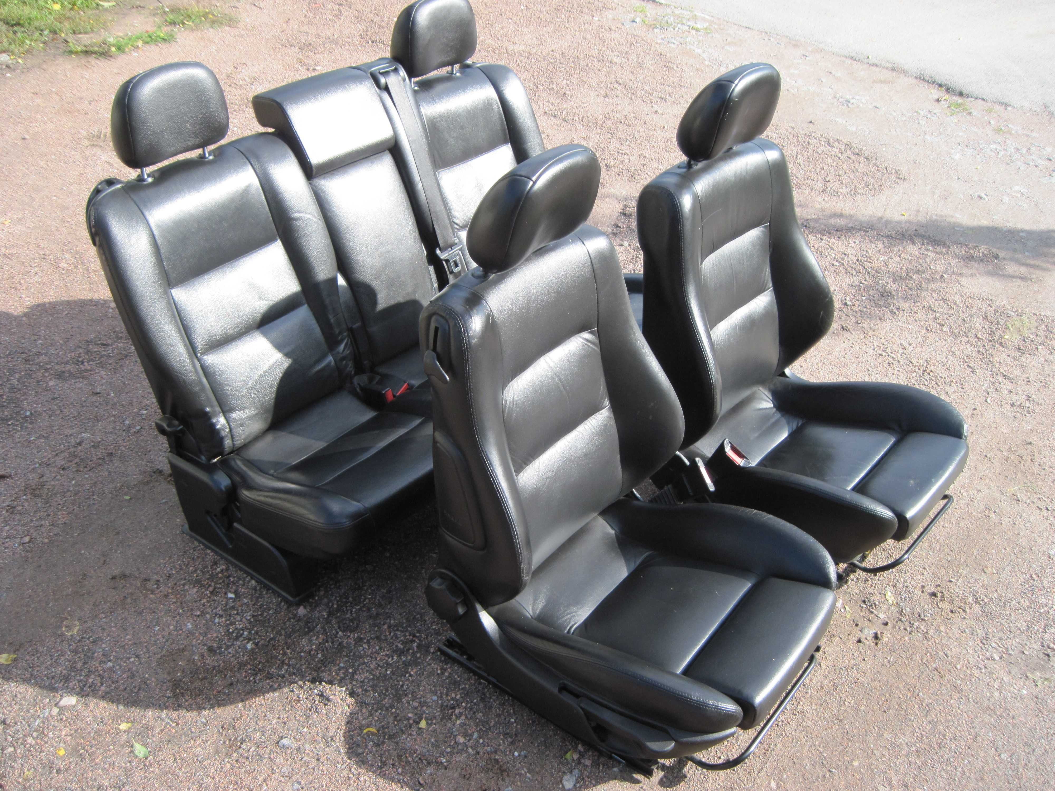 Две передние сидушки, сидения, задний ряд, задние сидения.