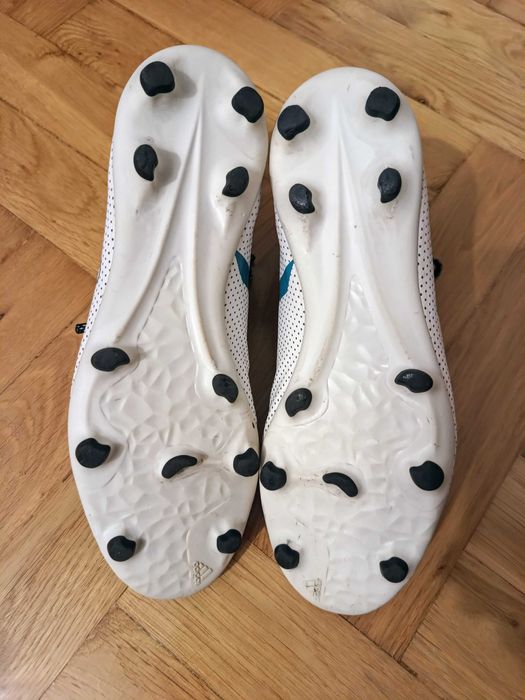 Korki Adidas dla chłopca, rozmiar 36 2/3