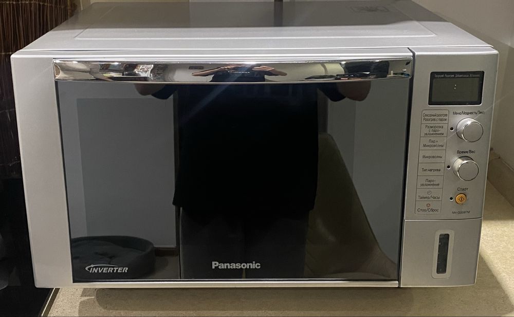 Микроволновка в очень хорошем состоянии.