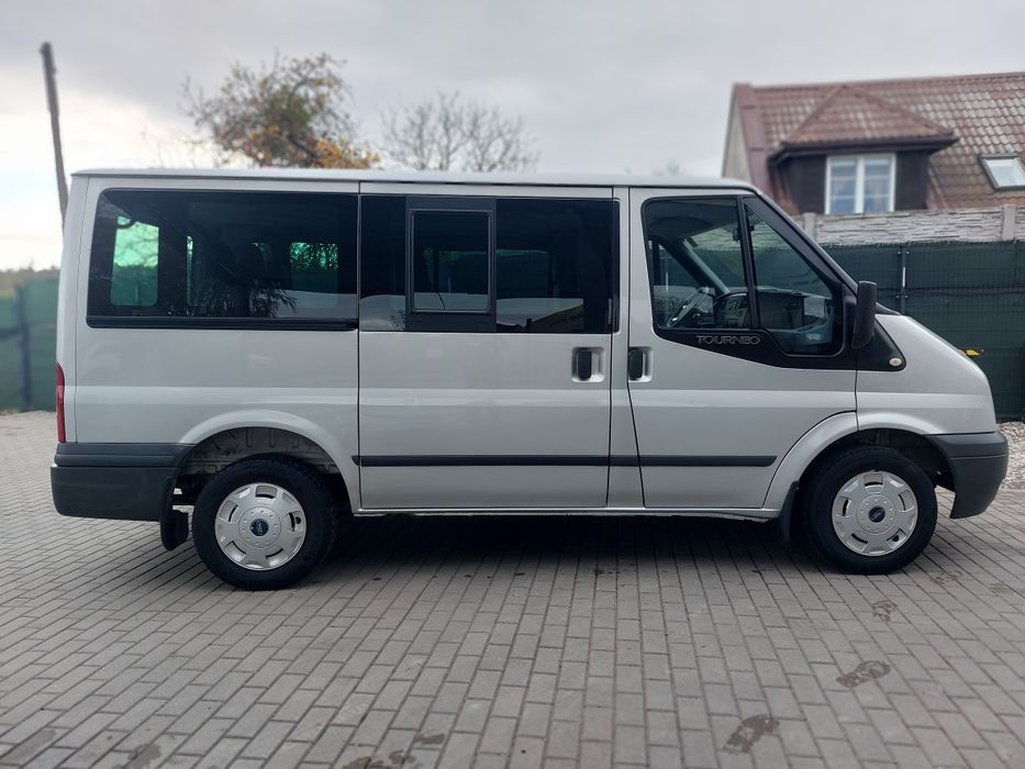 Ładny FORD TRANSIT TOURNEO * 9 osób * Kliamtyzacja po całości