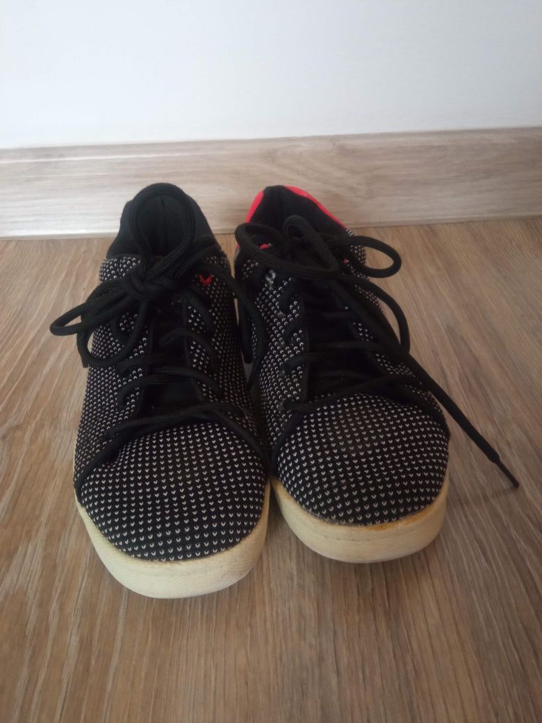 Adidasy Primark r.36 czarno-białe czerwone dodatki wiązane