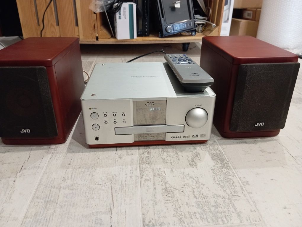 Odtwarzacz CD/DVD JVC CA-EXA1 + głośniki SP-EXA1 + pilot RM-SEEXA1R