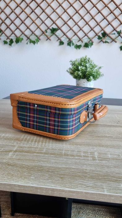Mala Vintage Estruturada | Estilo Tartan com Detalhes em Pele