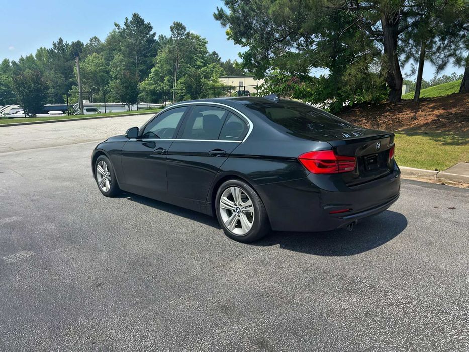 BMW 3 Series      2018