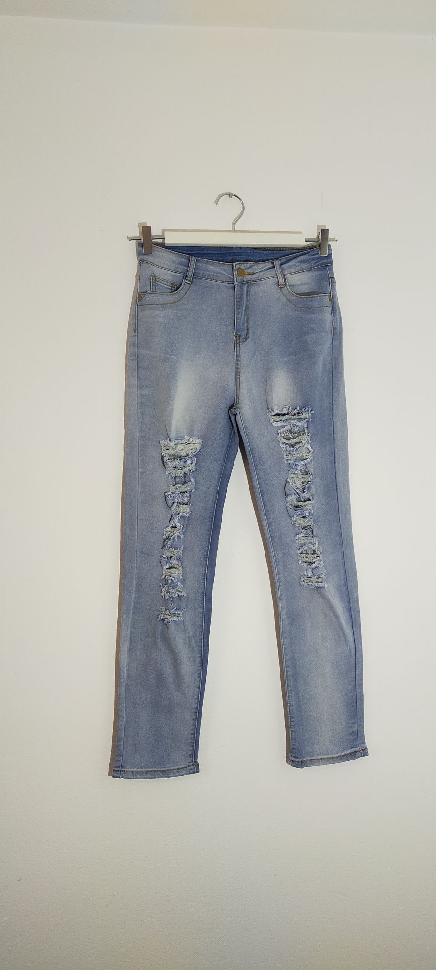 Spodnie jeans niebieskie przetarcia dziury 38 M niebieskie