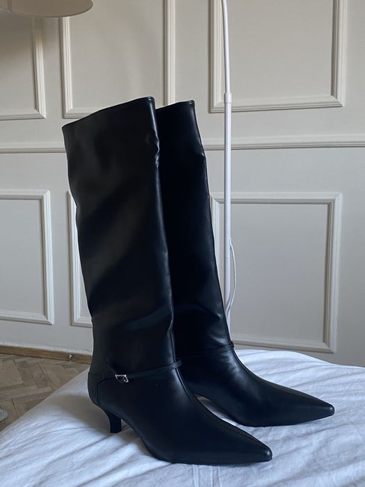 Чоботи козаки нові жіночі зара zara чорні з гострим носом