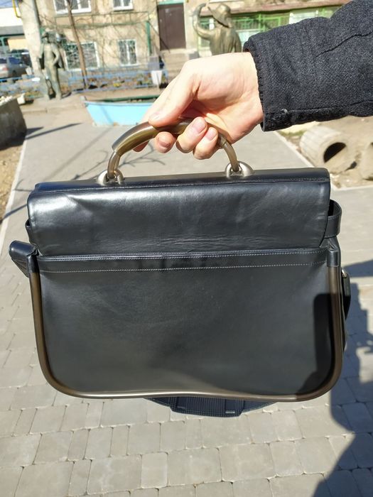 Продам портфель из кожи. Кожаный портфель