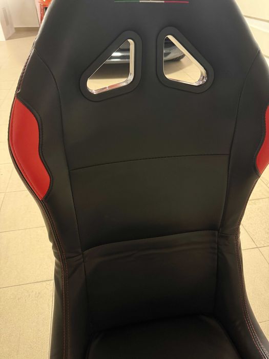 Next Level Racing Wheel Stand 2.0 com banco e Logitech G29