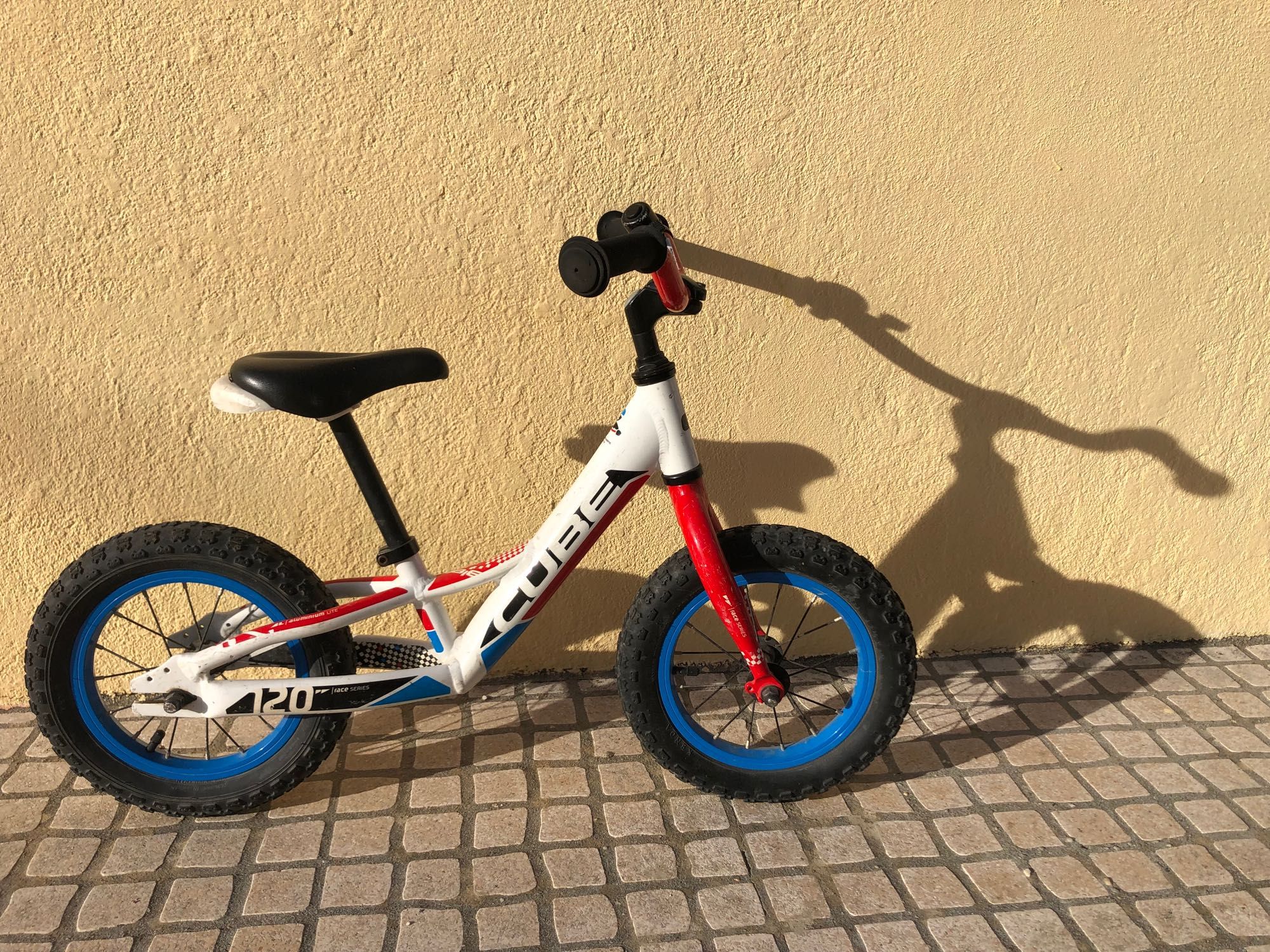 Bicicleta de criança Cubie 120, balance bike, marca CUBE