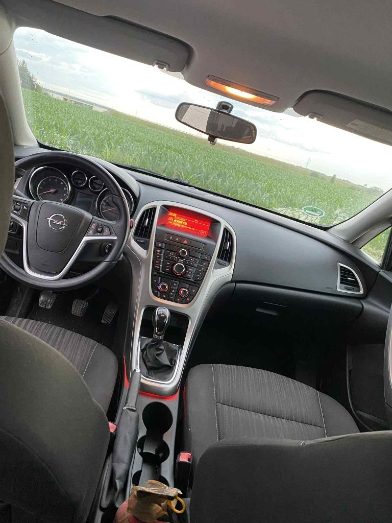 Sprzedam Opla Astra J