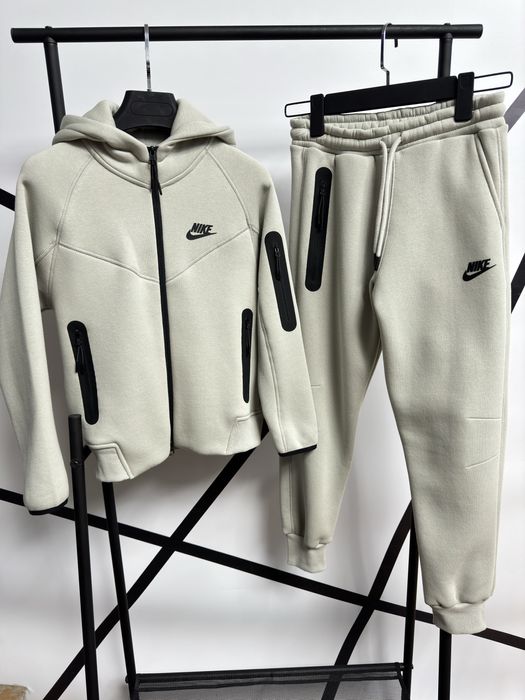 Утеплений костюм Nike Tech Fleece  р134-140, 164-176