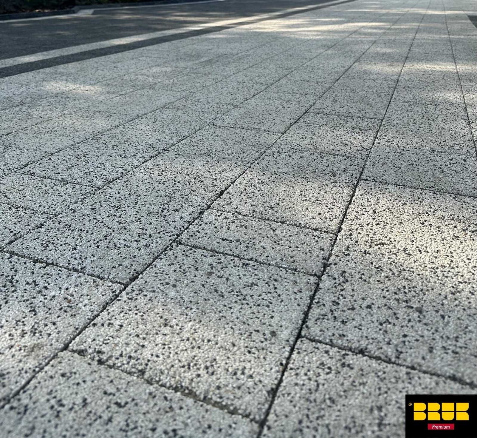 Kostka brukowa Futura 6 cm płukana Grafit BRUK SA. 59,50zł/br Kwiecień