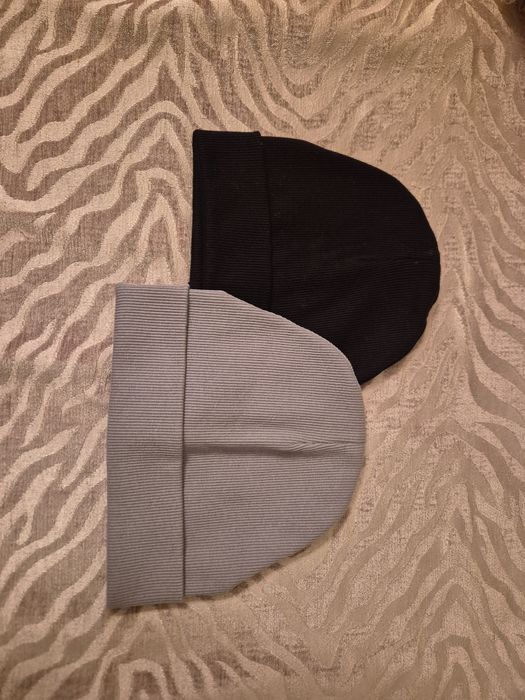 Осінні шапочки в рубчик нові