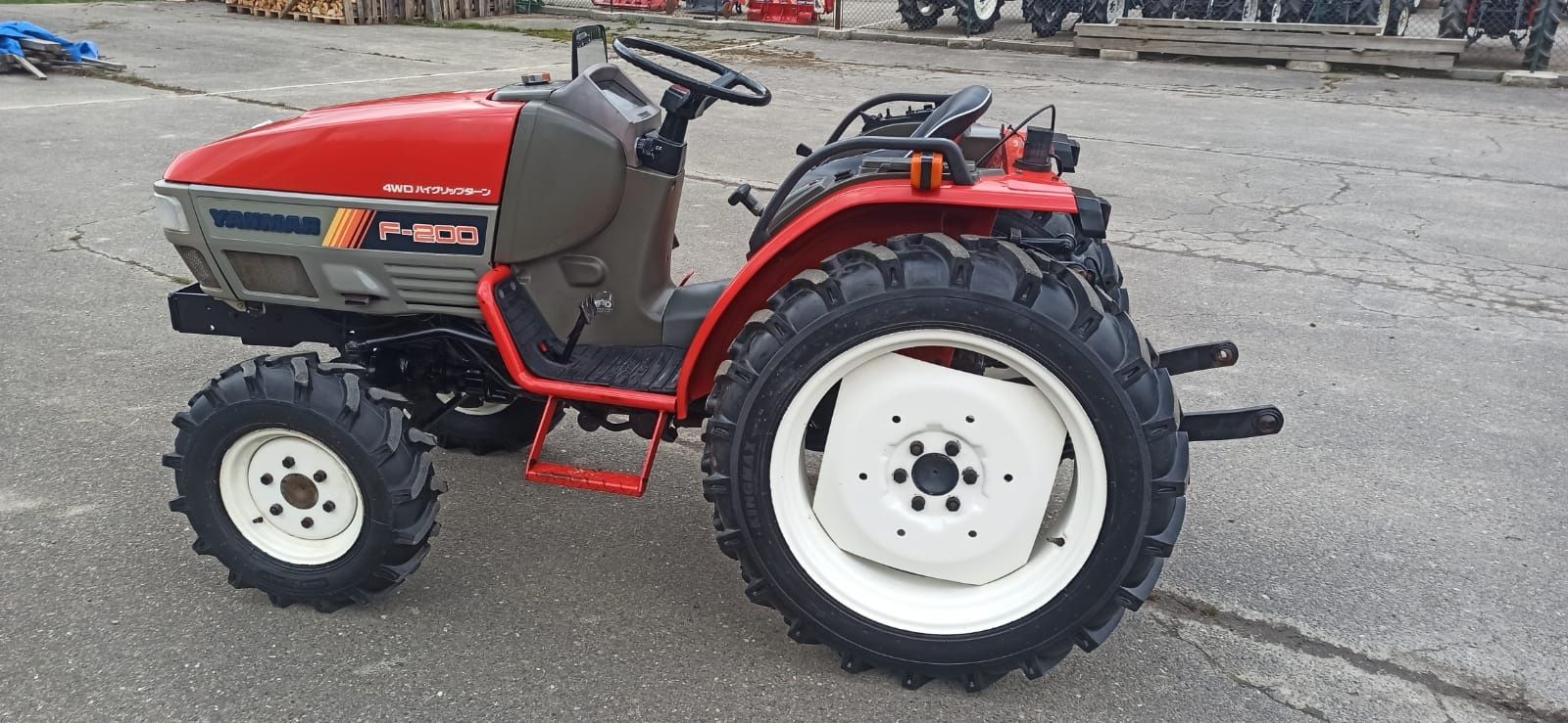 Traktorek japoński yanmar F-200