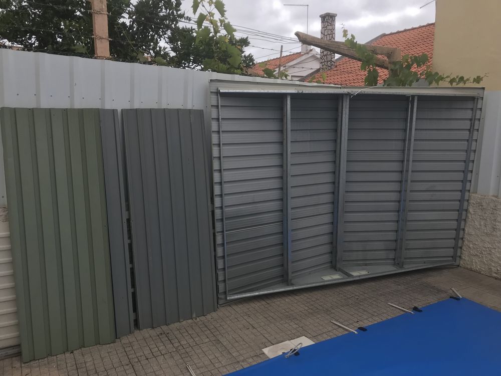 Abrigo metálico 2,6m x 1,8m