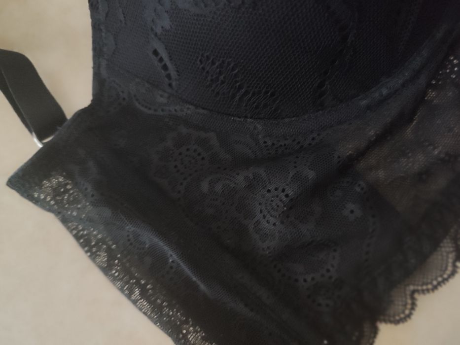 бюстгальтер італійського бренду Intimissim із серії Rodeo lace.