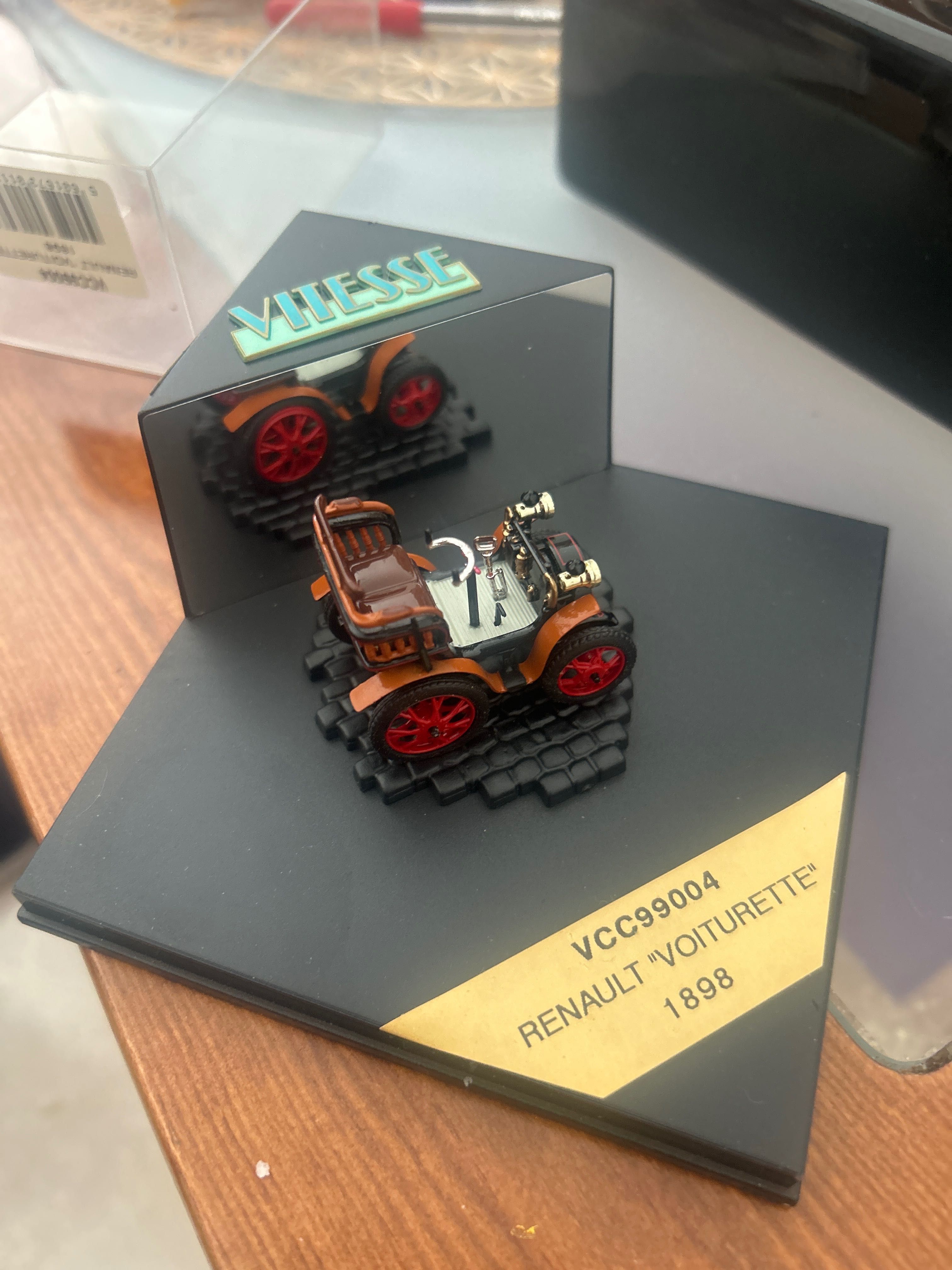 Carro em miniarura Renault 1898