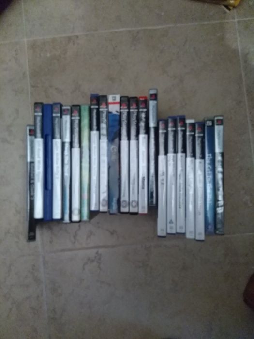 PlayStation 2 + 21 Jogos +2 comandos + 2 micros + 2 Cartões de Memoria