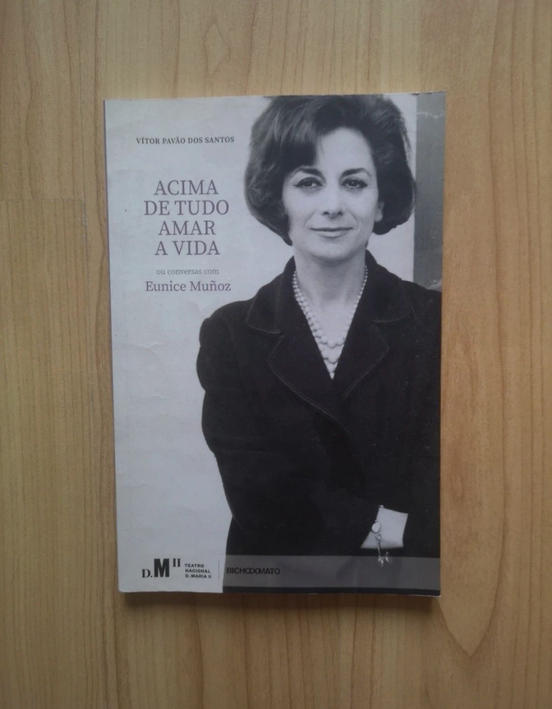 Livro Acima de tudo amar a vida