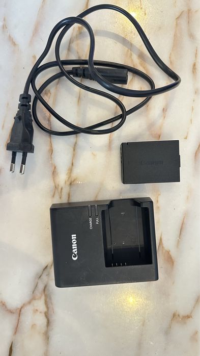 Kit máquina fotográfica canon eos 2000D